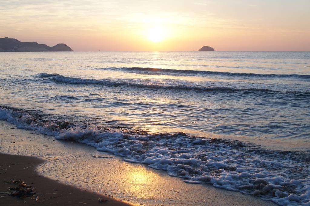Hotel Calypso ซานฮวน เด ลอส เตร์เรรอส ภายนอก รูปภาพ
