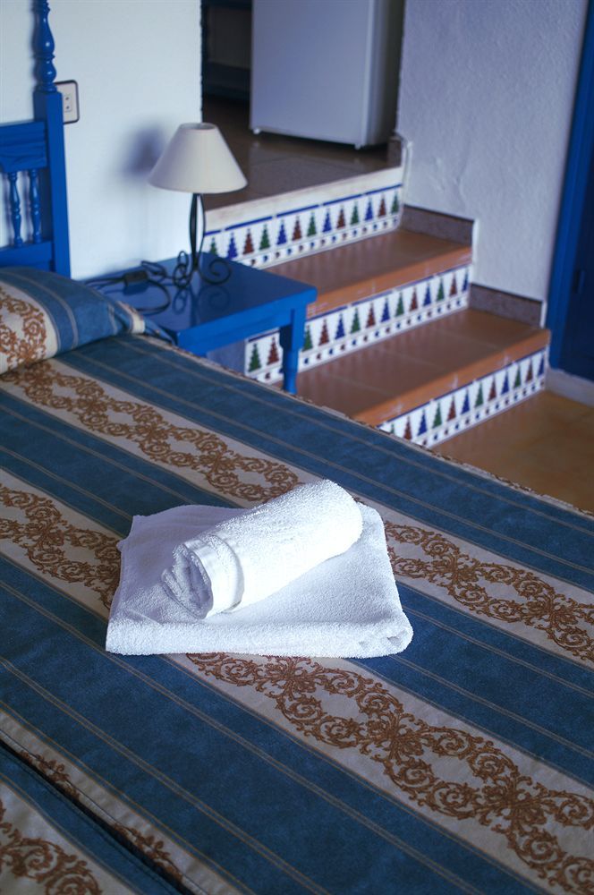 Hotel Calypso ซานฮวน เด ลอส เตร์เรรอส ภายนอก รูปภาพ